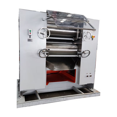 Machine de fabrication de savon à barres à petite échelle avec trois rouleaux 150 mm Stamper manuel à rouleaux