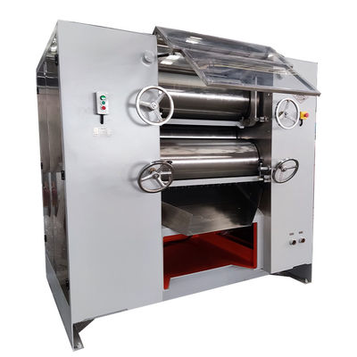 Moulin à trois rouleaux pour les toilettes Lave-linge Barre à savon Machine de fabrication en acier inoxydable Roller