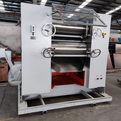 Machine de broyage de pâte de savon à rouleaux à trois broyeurs de 10 à 30 mm