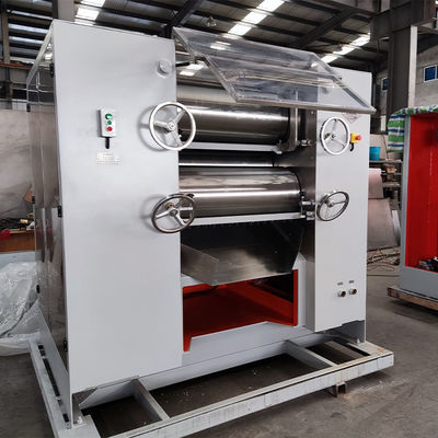 3000 KG par heure Machine de broyage à trois rouleaux industrielle entièrement automatique